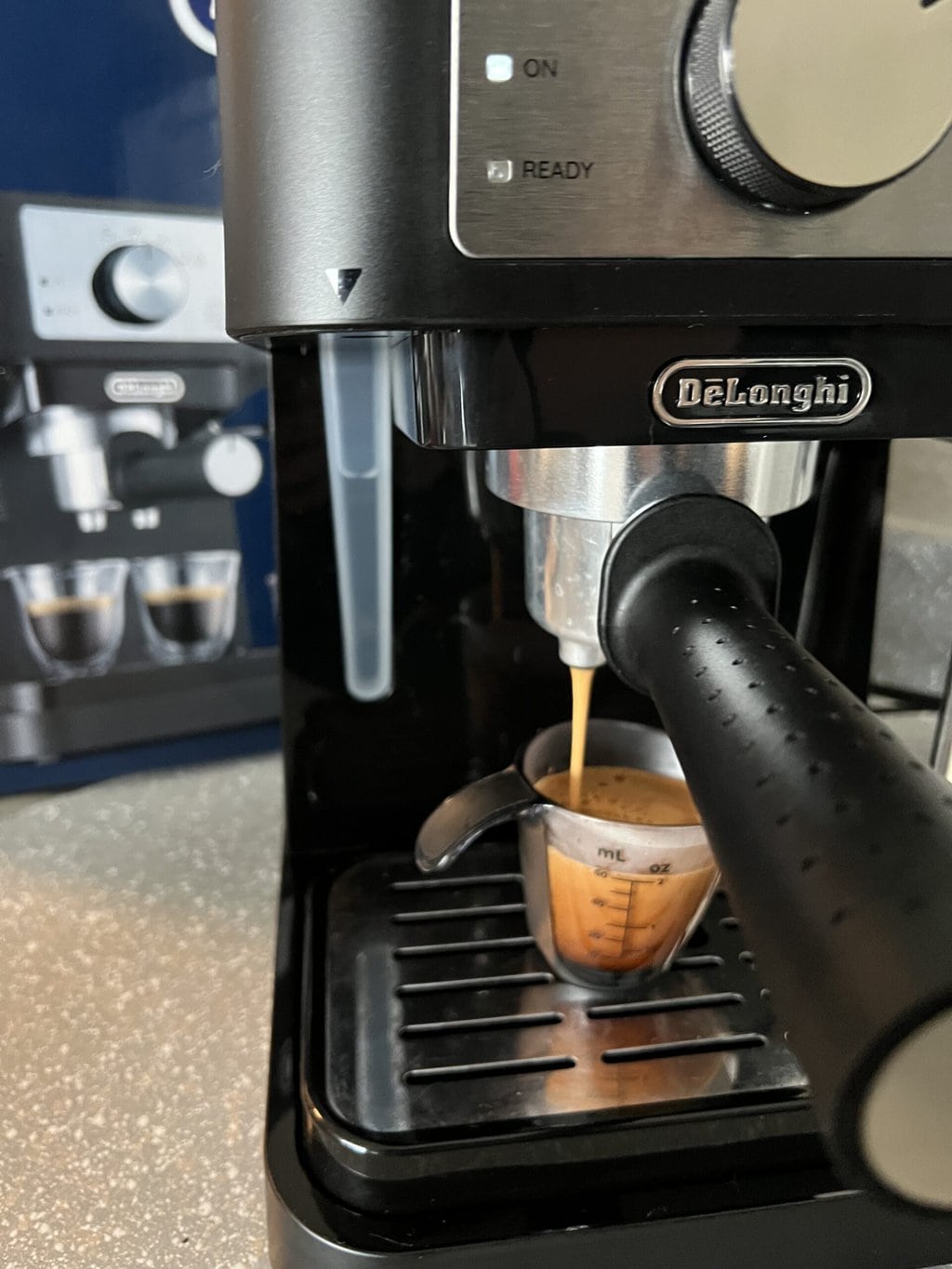 brewing espresso shot with DeLonghi Stilosa EC260 coffee machine